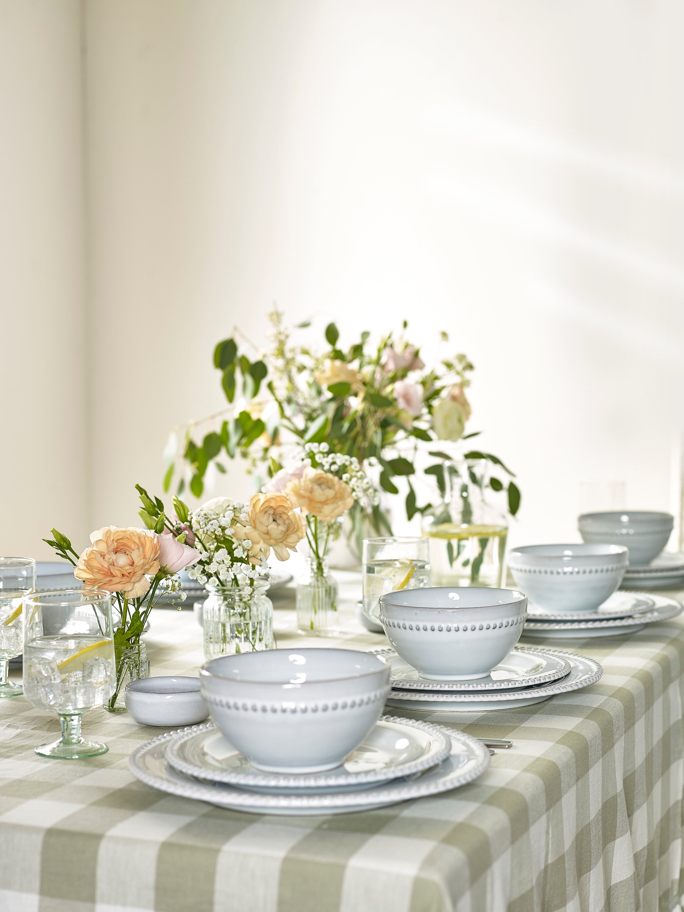 MM Living Glacier Bobble Dinnerware Set