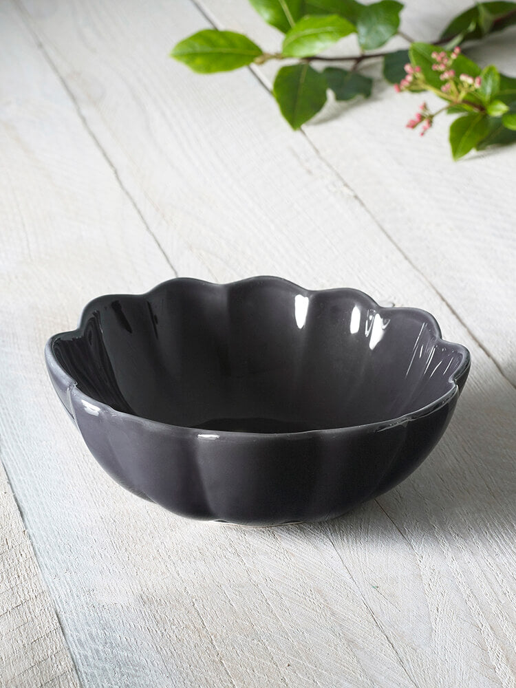 MM Living Grey Scallop Large Nibble Bowl